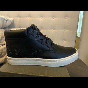 NWT Men’s Timberland sneakers size 9
